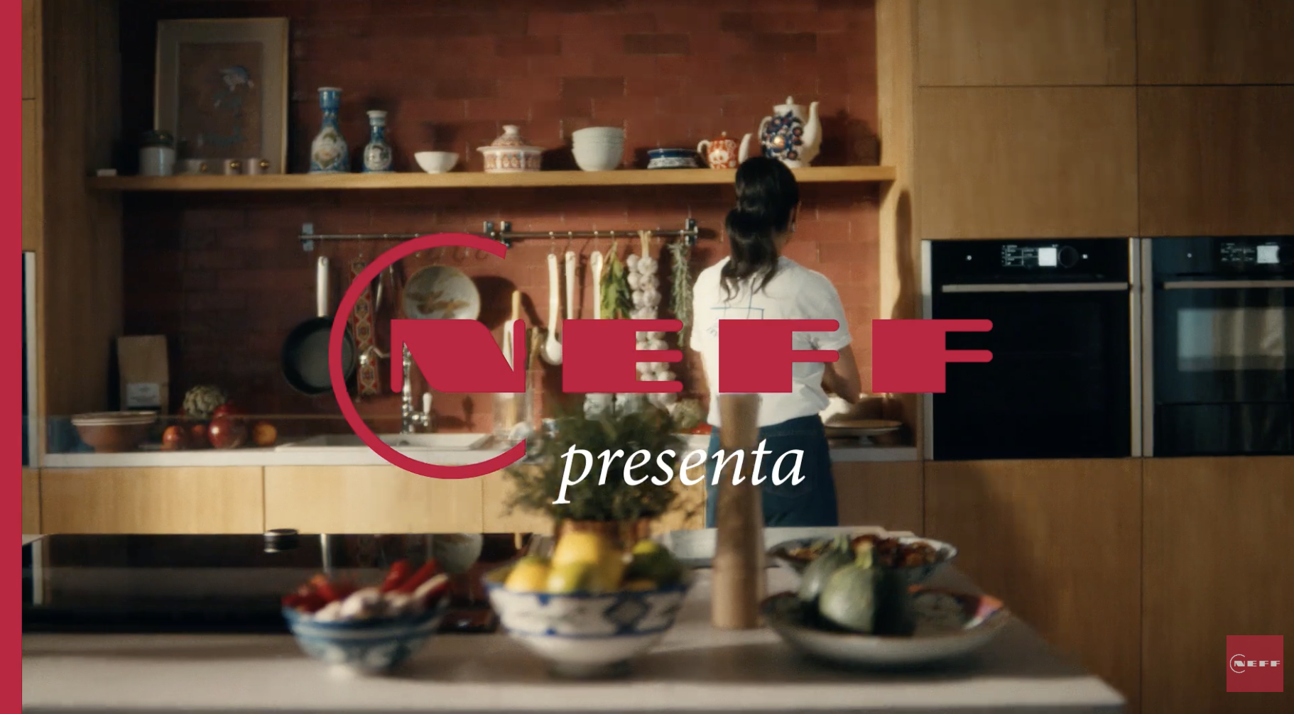 NEFF Slide & Hide: the only oven with a disappearing door Video Image